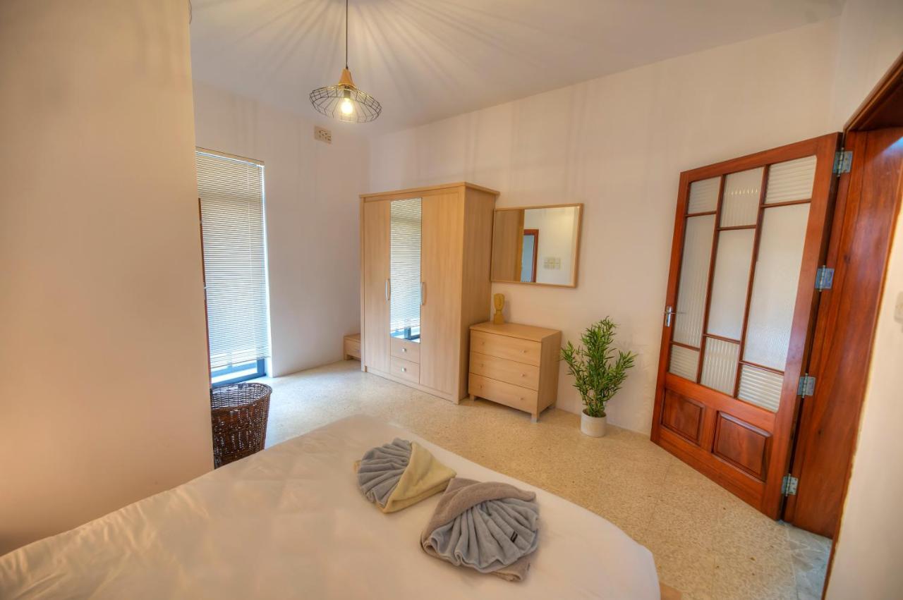 Enormous 3Bedrooms Seafront With Balcony Pdeh1-1 Сліма Екстер'єр фото