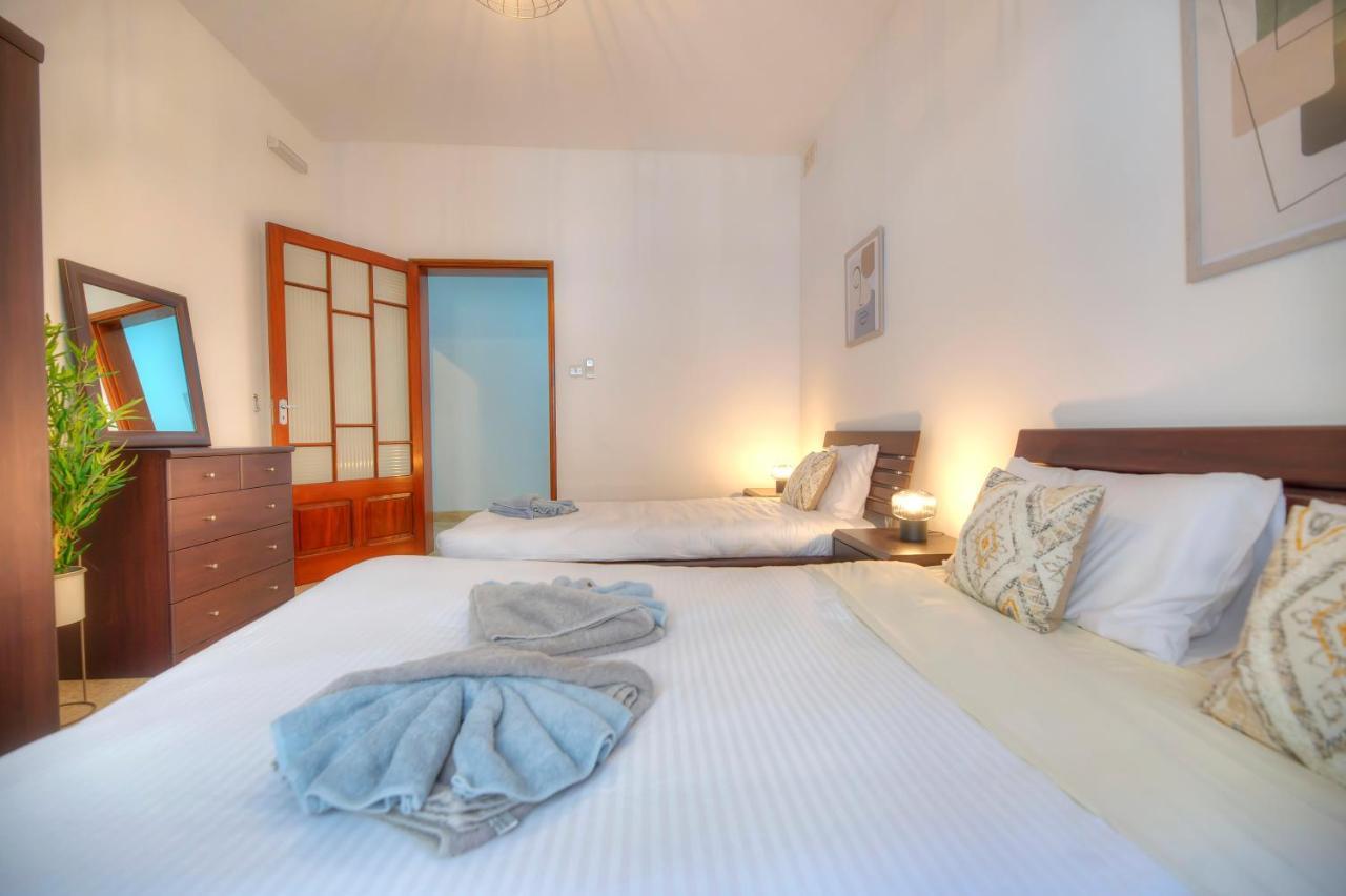 Enormous 3Bedrooms Seafront With Balcony Pdeh1-1 Сліма Екстер'єр фото